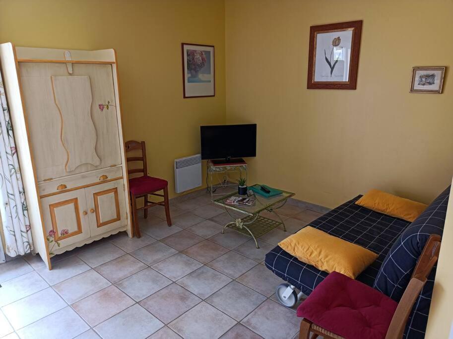 Anduze Gite Les Pins Au "Petit Clos Des Cigales" Massillargues-Attuech Exterior foto