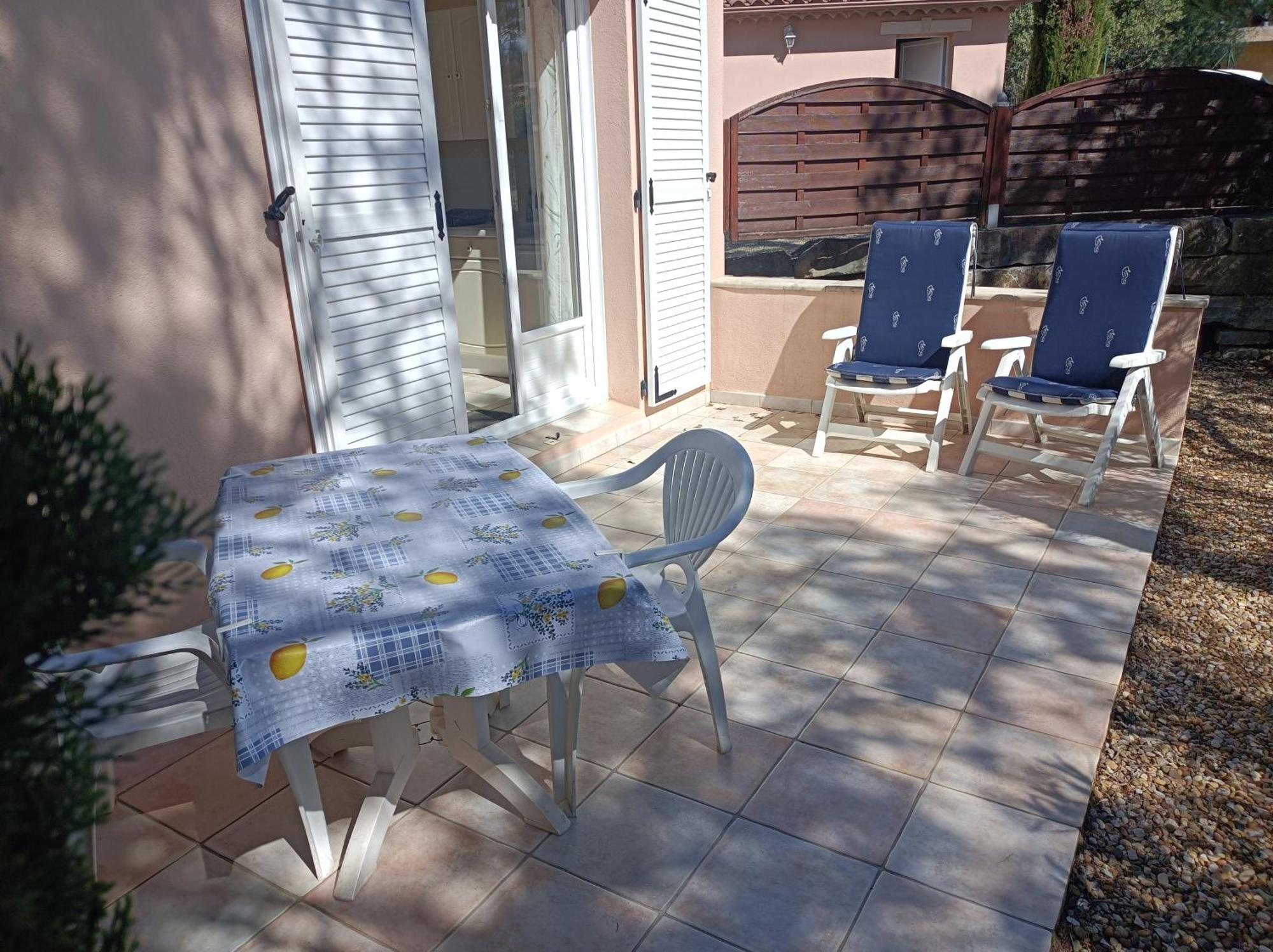 Anduze Gite Les Pins Au "Petit Clos Des Cigales" Massillargues-Attuech Exterior foto